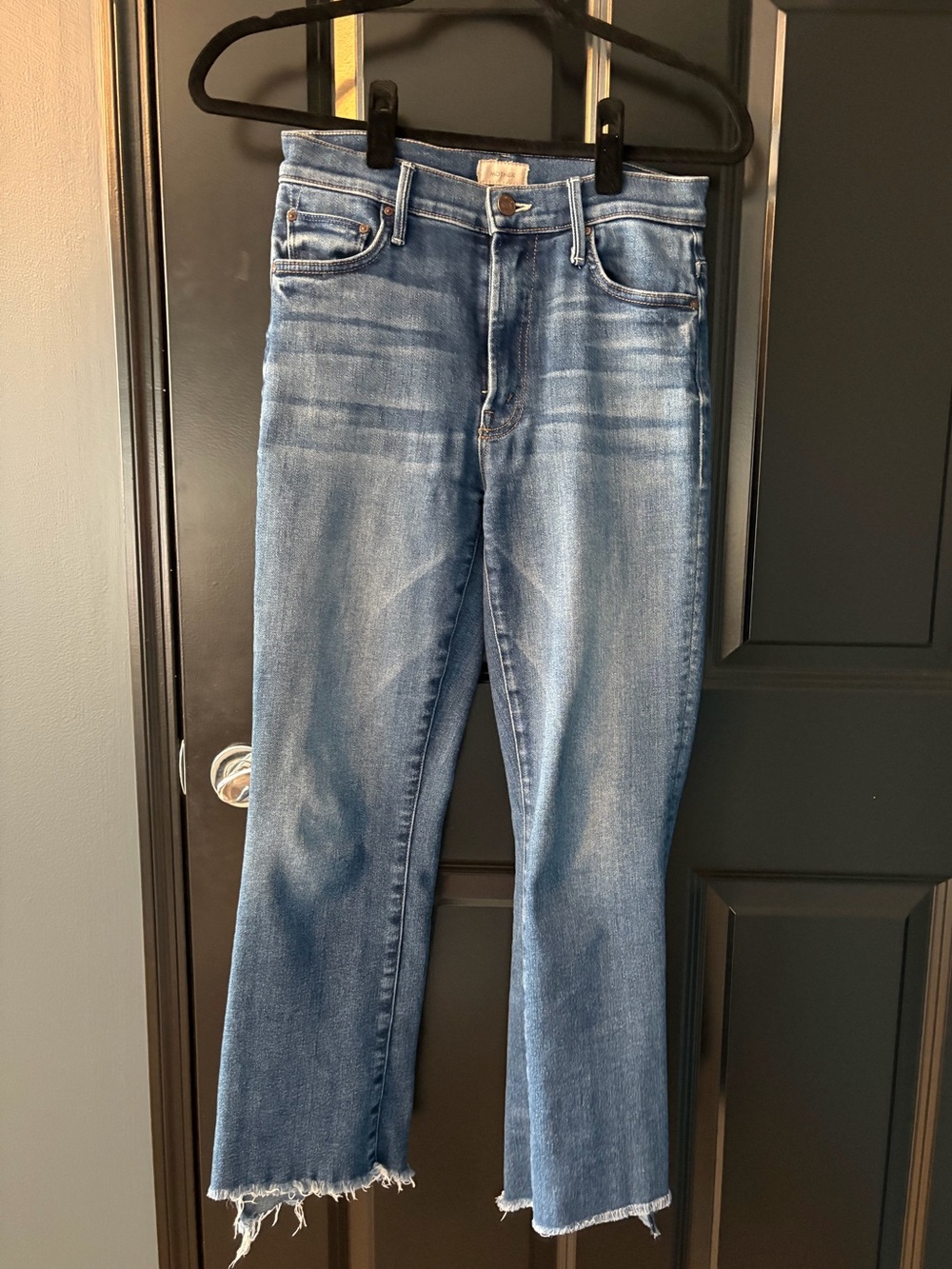 MOTHER The Insider Crop Step Fray Jeans Out of the Blue 26
